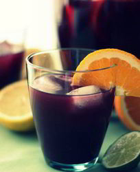 Коктейли с красным и белым вином