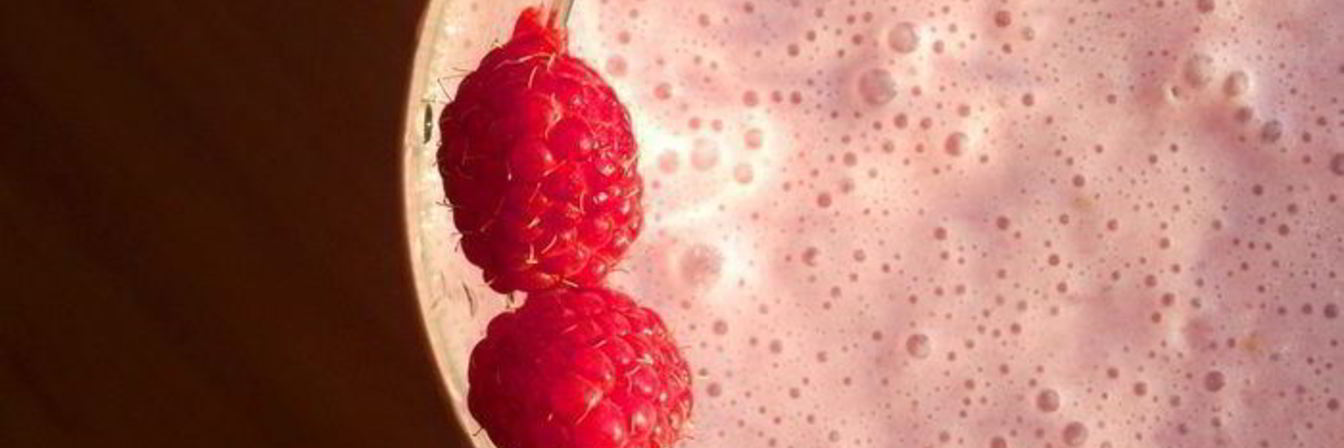 Малиновый коктейль с мороженым