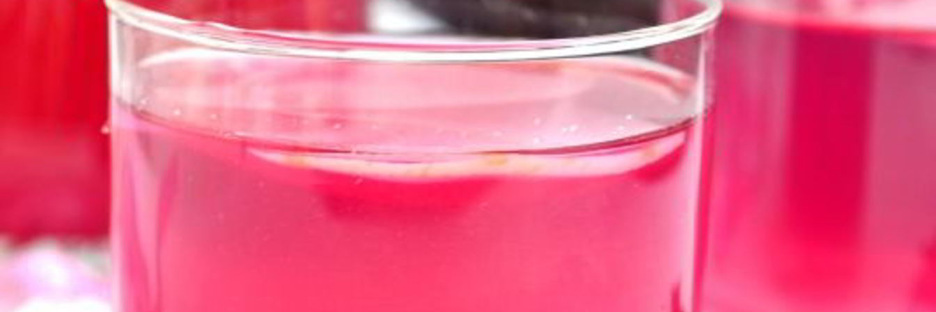 Напиток из базилика с яблоками, мятой и лимоном