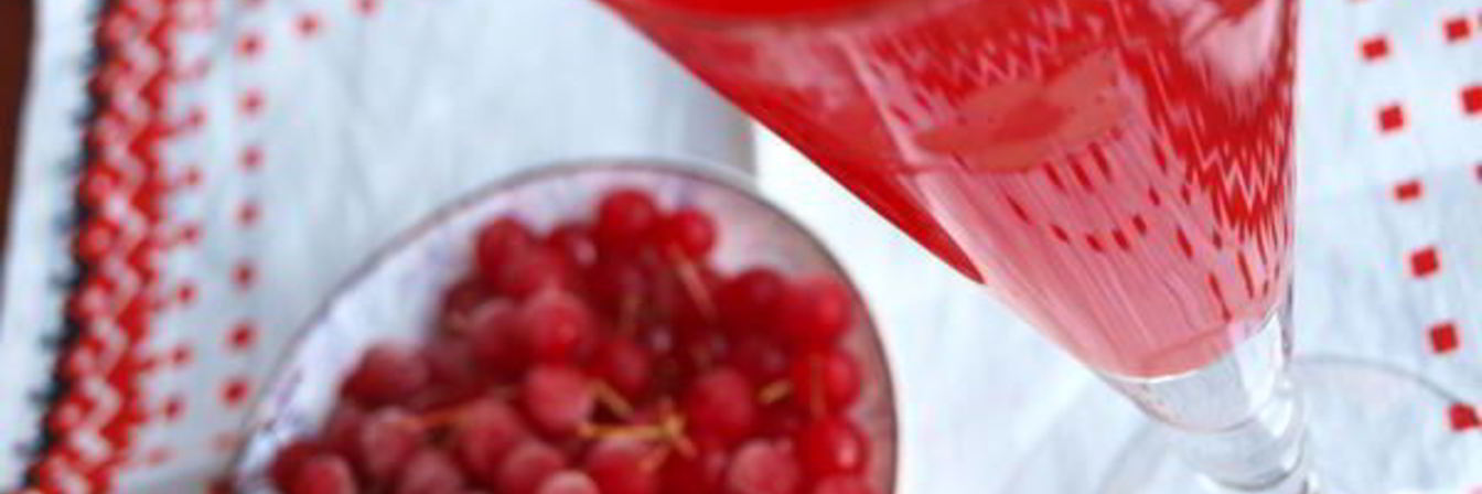 Напиток из калины с мятой и медом