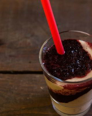 Бананово-черничный смузи