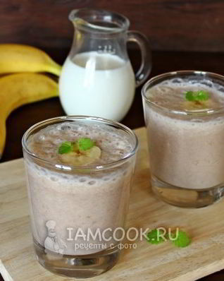 Банановый смузи с молоком
