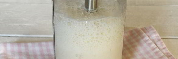 банановый смузи с молоком