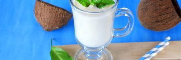 грушево-банановый смузи с кокосовым молоком