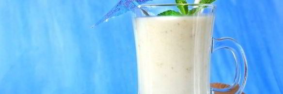 грушево-банановый смузи с кокосовым молоком