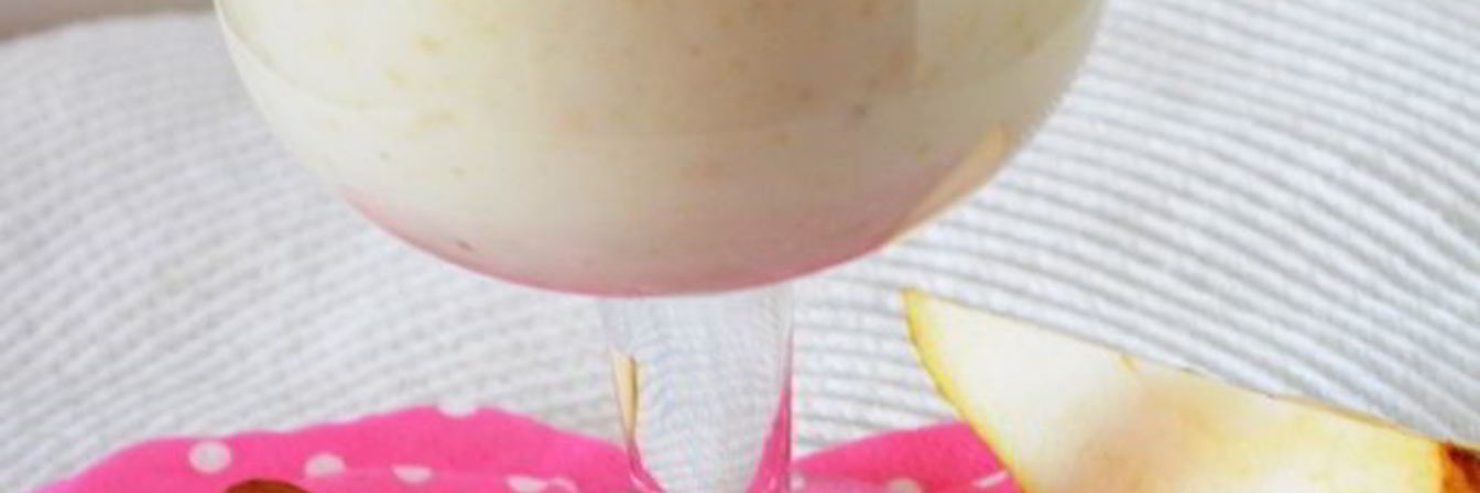 Кефирный смузи грушево-миндальный