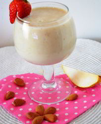 Кефирный смузи грушево-миндальный