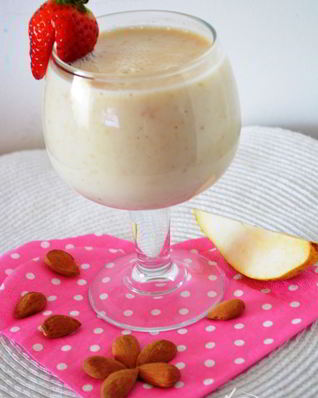 Кефирный смузи грушево-миндальный
