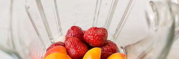 клубнично-абрикосовый смузи на ряженке