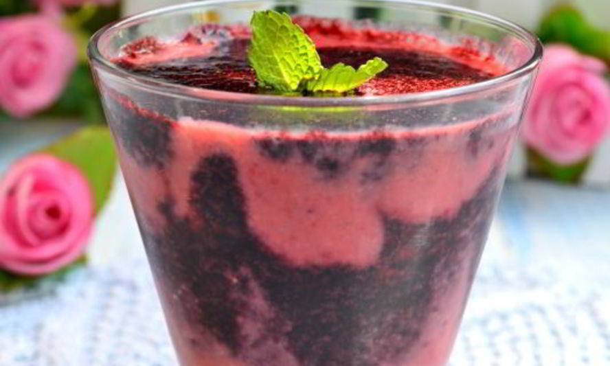 Рецепт клубнично-черничного смузи
