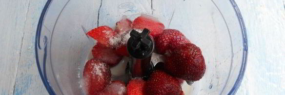 клубнично-черничный смузи