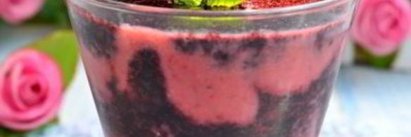 клубнично-черничный смузи