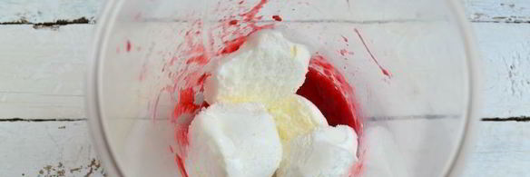 малиновый смузи с мороженым