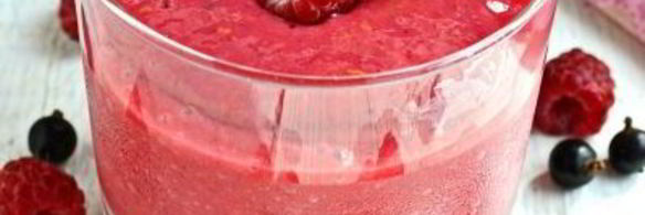 малиновый смузи с мороженым
