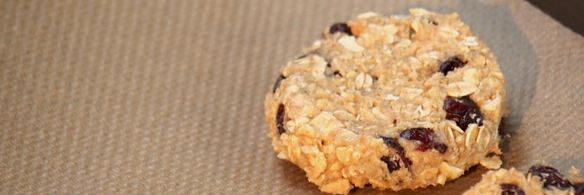 печенье фитнес и овсяный смузи с клюквой