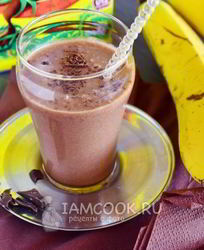 Шоколадный смузи с бананом и кокосовым молоком