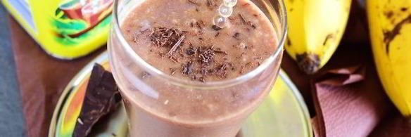 шоколадный смузи с бананом и кокосовым молоком