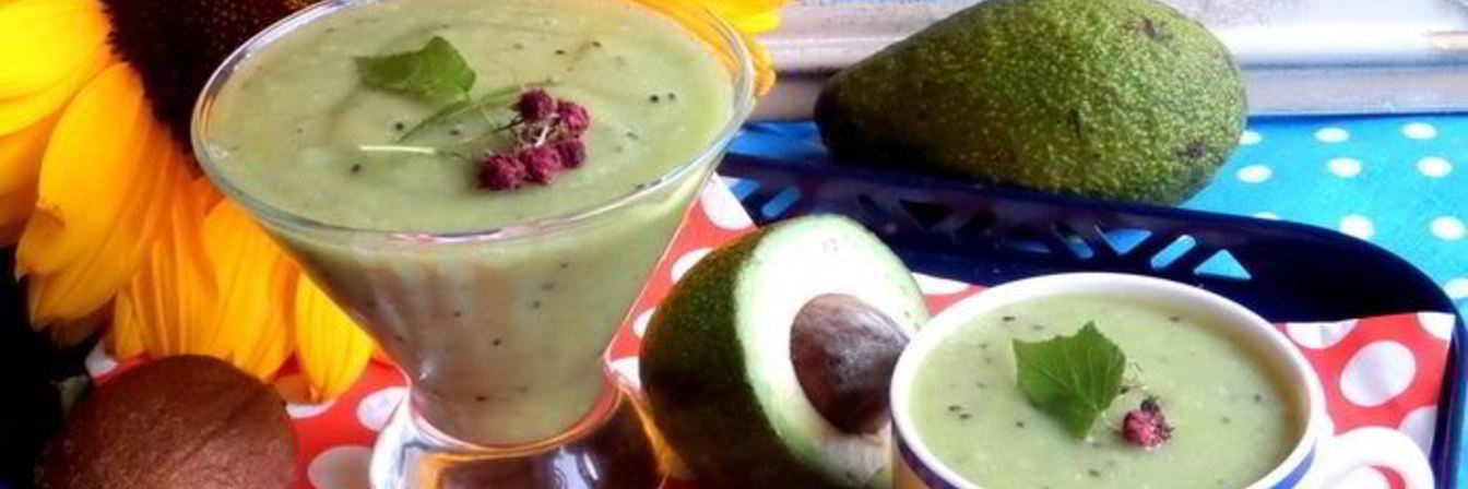 Смузи из авокадо и киви