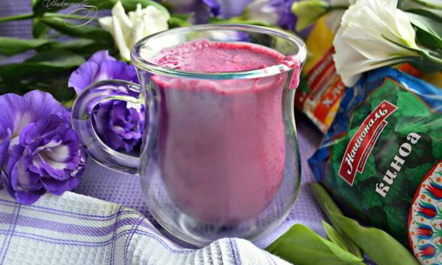 Рецепт смузей из черной смородины, овсяных хлопьев и киноа