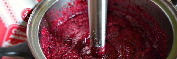 смузи из черной смородины, овсяных хлопьев и киноа