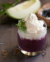 Смузи из дыни с черникой