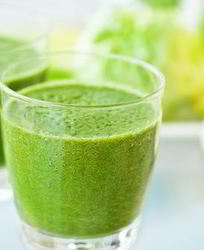 Смузи из фруктов со шпинатом