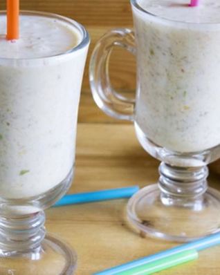 Смузи из груш и персиков