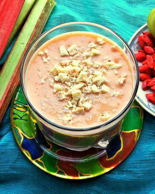 Смузи из ревеня, киви и банана