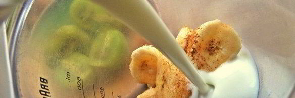 смузи из ревеня, киви и банана