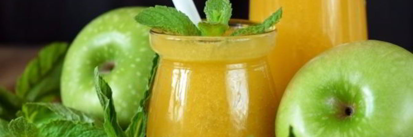 Смузи из яблока и консервированного манго