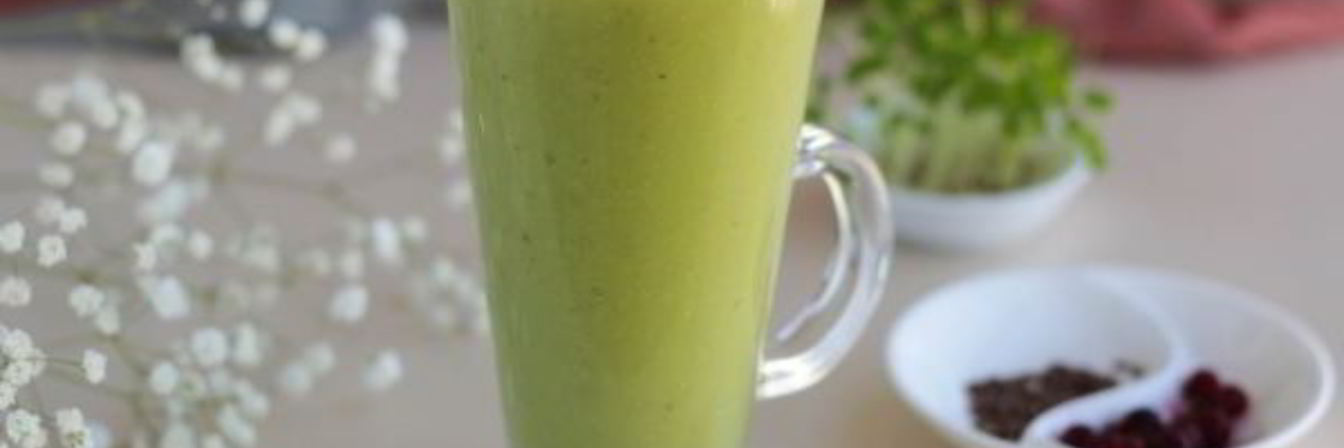 Смузи с авокадо и бананом