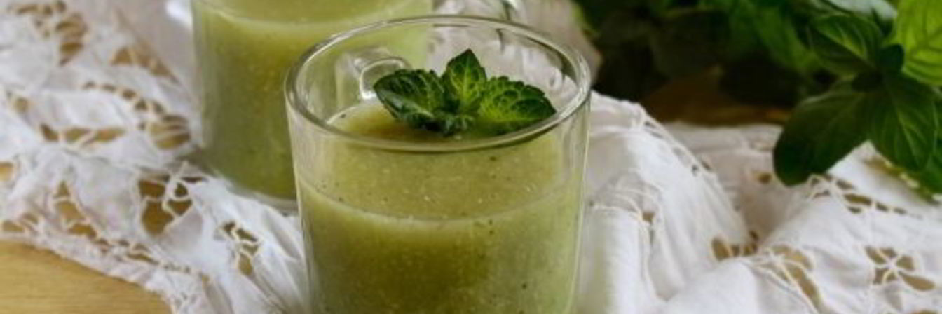 Смузи с авокадо и яблоками