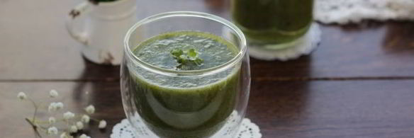 смузи с грушей и шпинатом