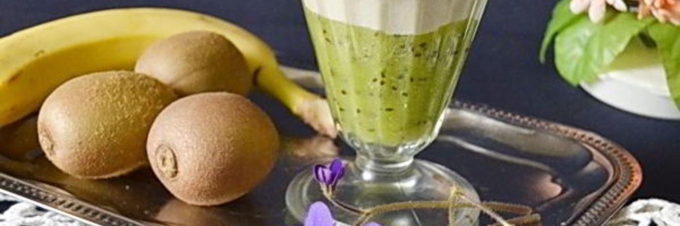 Смузи с киви и бананом
