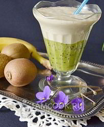 Смузи с киви и бананом