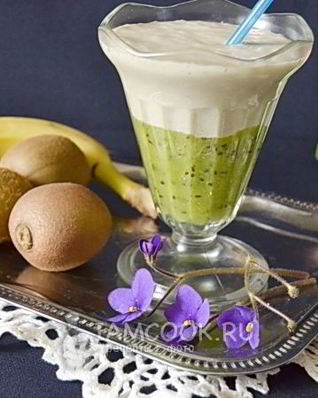 Смузи с киви и бананом