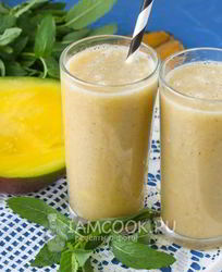 Смузи с манго и бананом