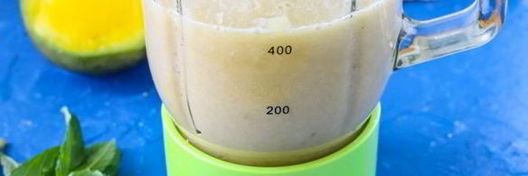 смузи с манго и бананом