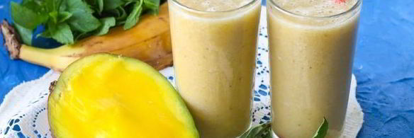 смузи с манго и бананом