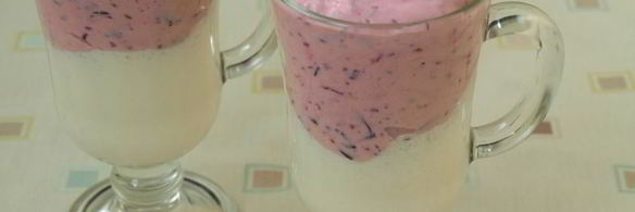 смузи с творогом и черной смородиной