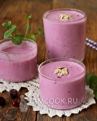 Смузи с творогом, овсянкой и смородиной