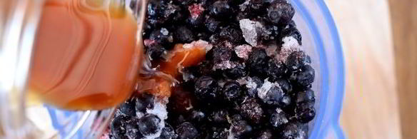 творожный смузи с черникой и простоквашей