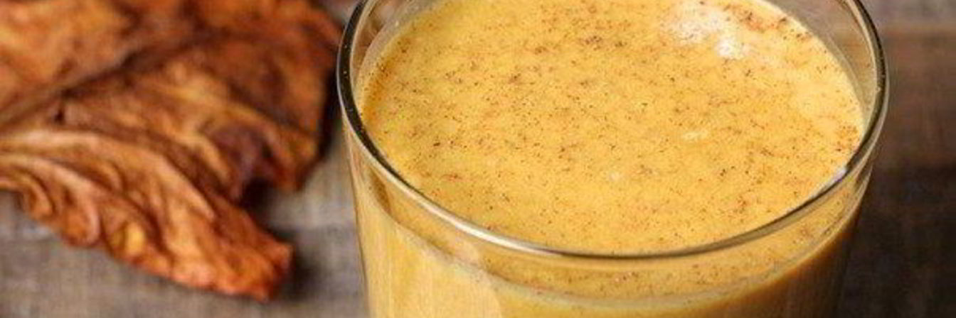 Тыквенный смузи с яблоком и бананом