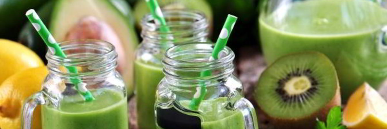 Витаминный смузи из авокадо и шпината