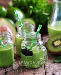 Витаминный смузи из авокадо и шпината