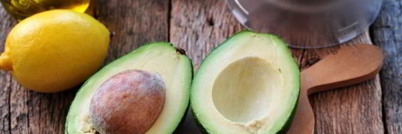 витаминный смузи из авокадо и шпината