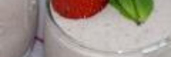 ягодно-банановое смузи на кокосовом молоке