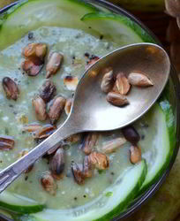 Зеленый смузи с киви и огурцом