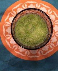 Зеленый смузи со шпинатом и грушами