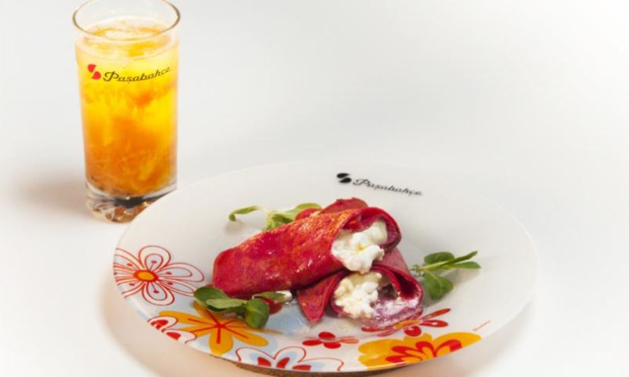 Рецепт свекольных блинчиков и чайный напиток